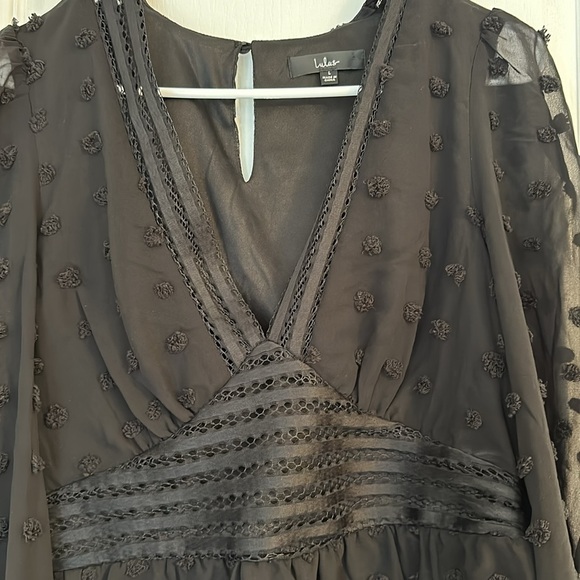 NWOT Lulu’s black Swiss dot blouse - Large - Picture 3 of 5